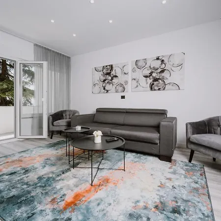 Tara Apartment